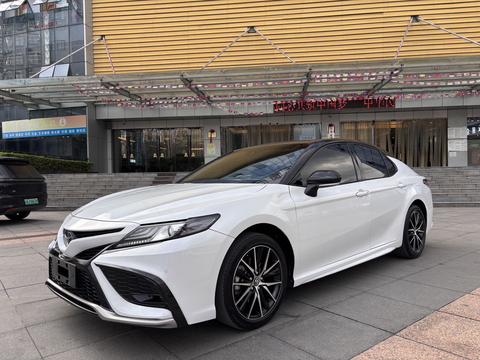 Toyota Camry 2021