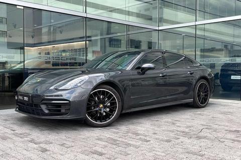 Porsche Panamera 2023