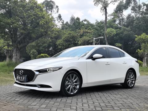 Mazda 3 Axela 2023
