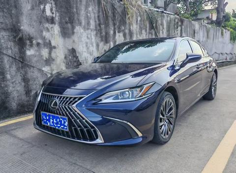 Lexus ES 2022