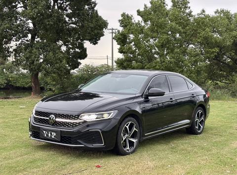 Volkswagen Passat 2023