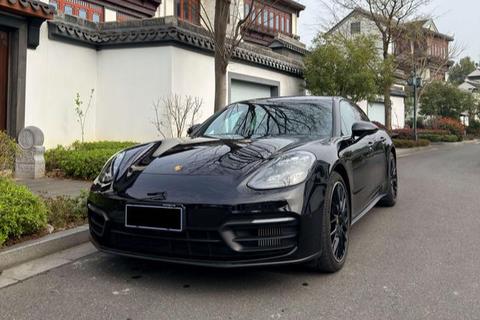 Porsche Panamera 2023