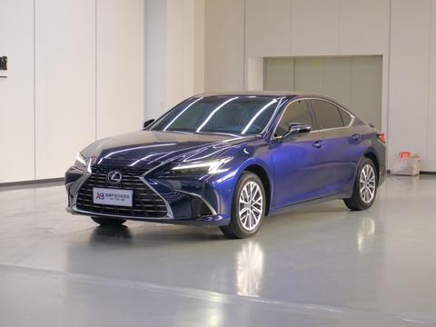 Lexus ES 2025