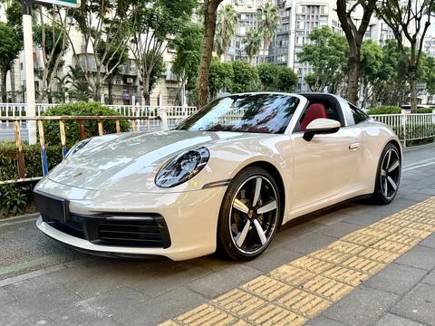 Porsche 911 2023