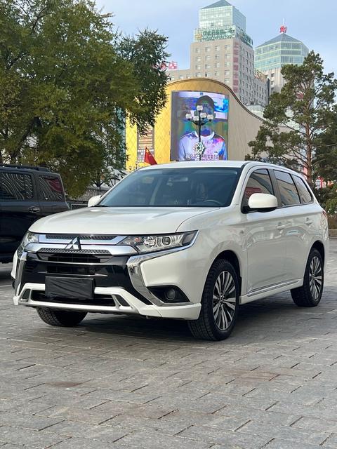 Mitsubishi Outlander 2021