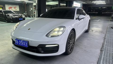 Porsche Panamera 2022