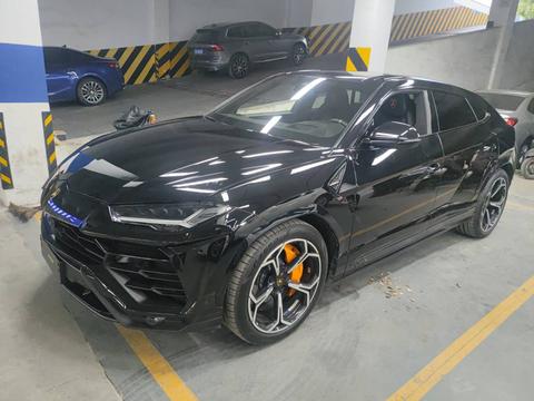 Lamborghini Urus 2021