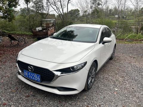 Mazda 3 Axela 2022