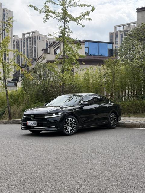 Volkswagen Magotan 2024