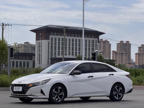 Hyundai Elantra 2022