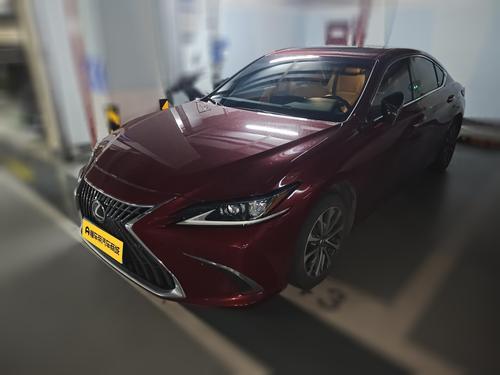 Lexus ES 2022