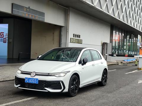 Volkswagen Golf 2025