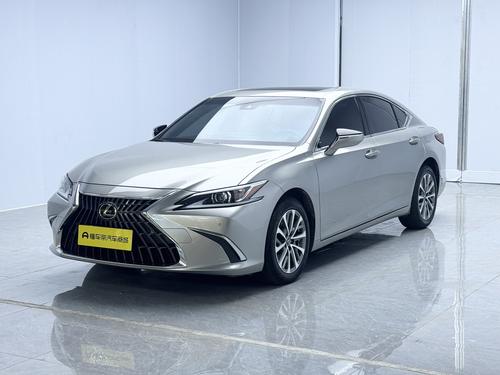 Lexus ES 2022