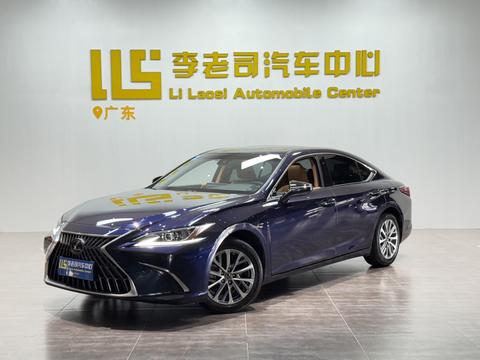 Lexus ES 2021