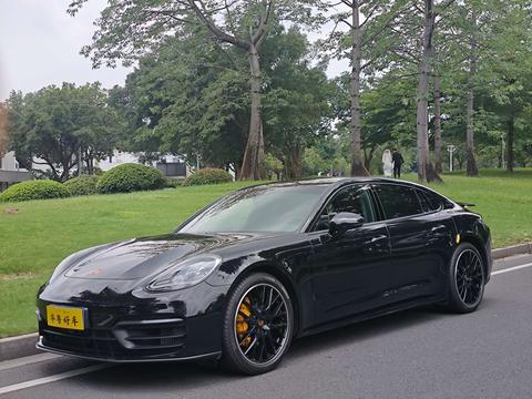 Porsche Panamera 2022