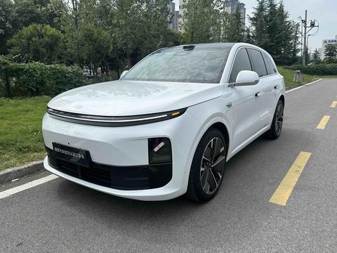 Li Auto L6 2025