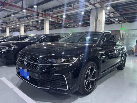 Volkswagen Passat 2024