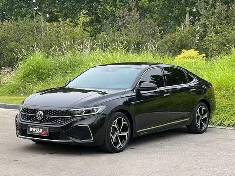 Volkswagen Passat 2024