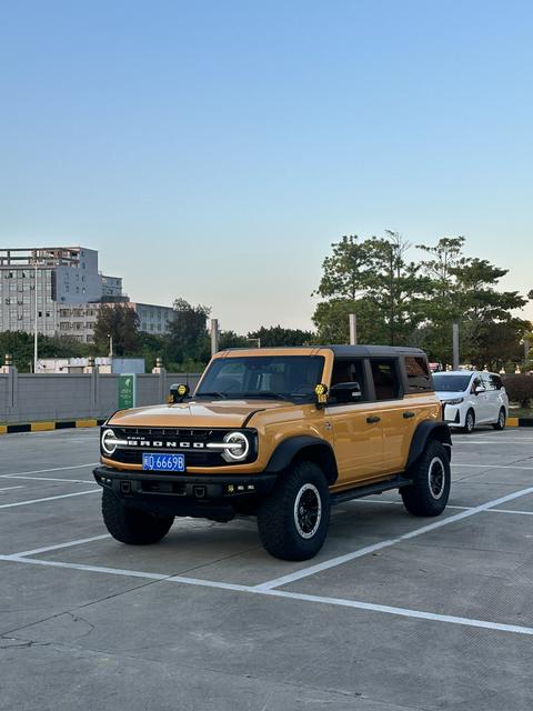 Ford Bronco 2024
