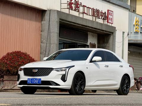 Cadillac CT4 2022