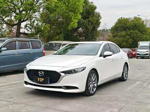 Mazda 3 Axela 2022
