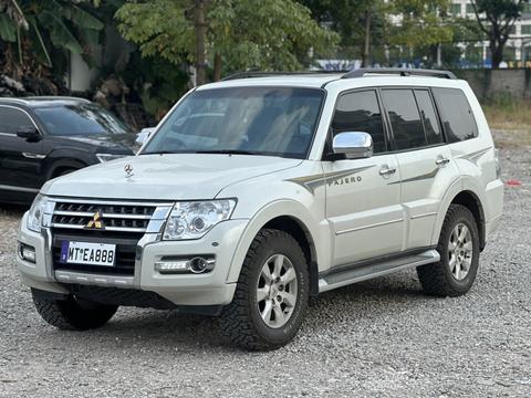 Mitsubishi Pajero 2022