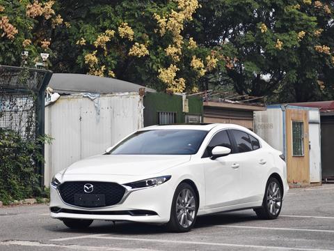 Mazda 3 Axela 2023