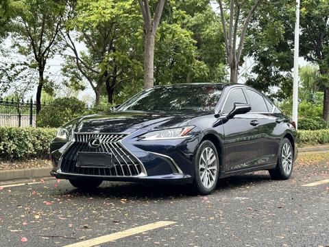 Lexus ES 2021