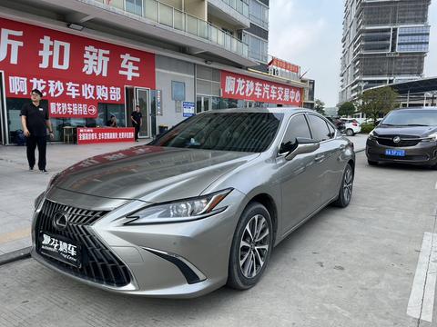 Lexus ES 2021