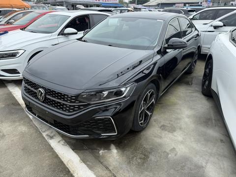 Volkswagen Passat 2023