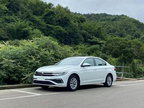 Volkswagen Bora 2023