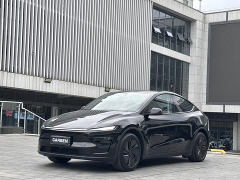 Tesla Model Y 2025