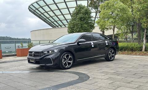 Volkswagen Passat 2024