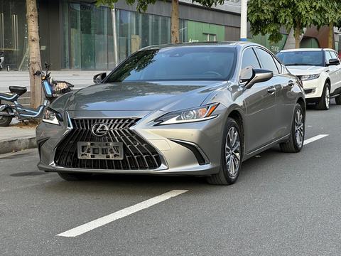 Lexus ES 2022