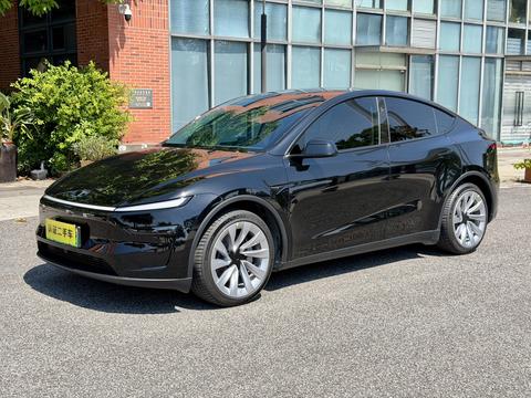 Tesla Model Y 2025