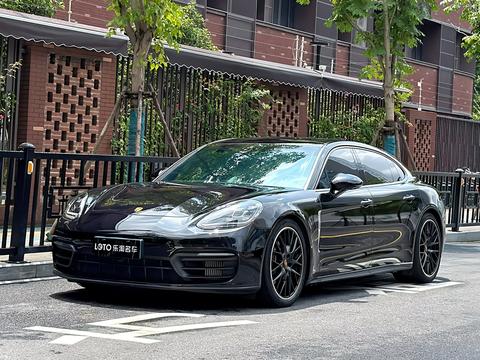 Porsche Panamera 2023