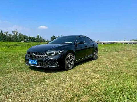 Volkswagen Passat 2023