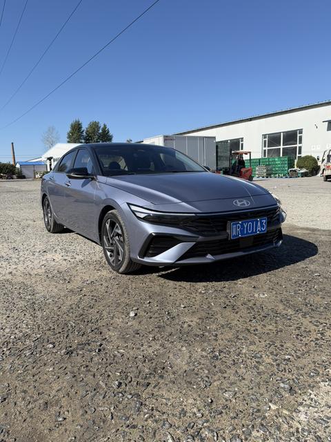 Hyundai Elantra 2023