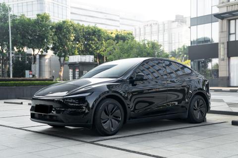 Tesla Model Y 2025