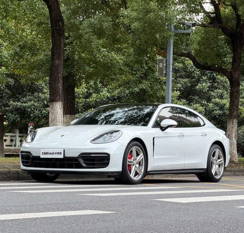 Porsche Panamera 2022