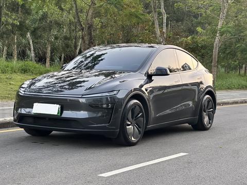 Tesla Model Y 2025