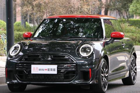 MINI JCW 2025