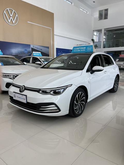 Volkswagen Golf 2024