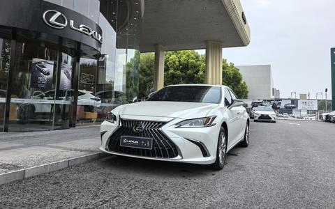 Lexus ES 2021