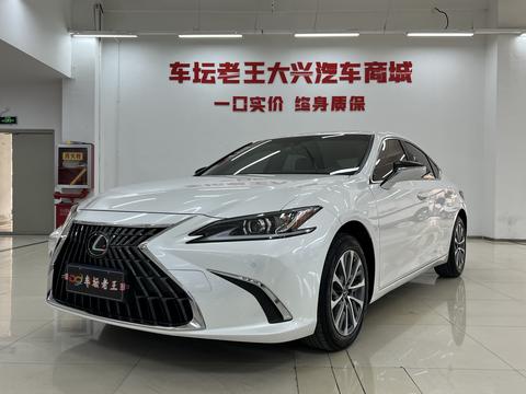 Lexus ES 2022