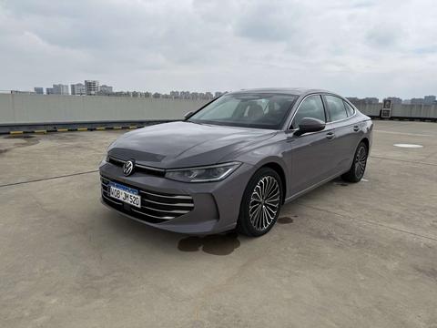Volkswagen Passat 2025