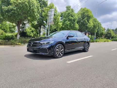 Volkswagen Passat 2022