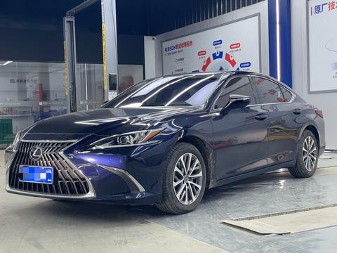 Lexus ES 2022