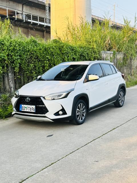 Toyota Yaris L 2022