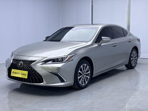 Lexus ES 2022